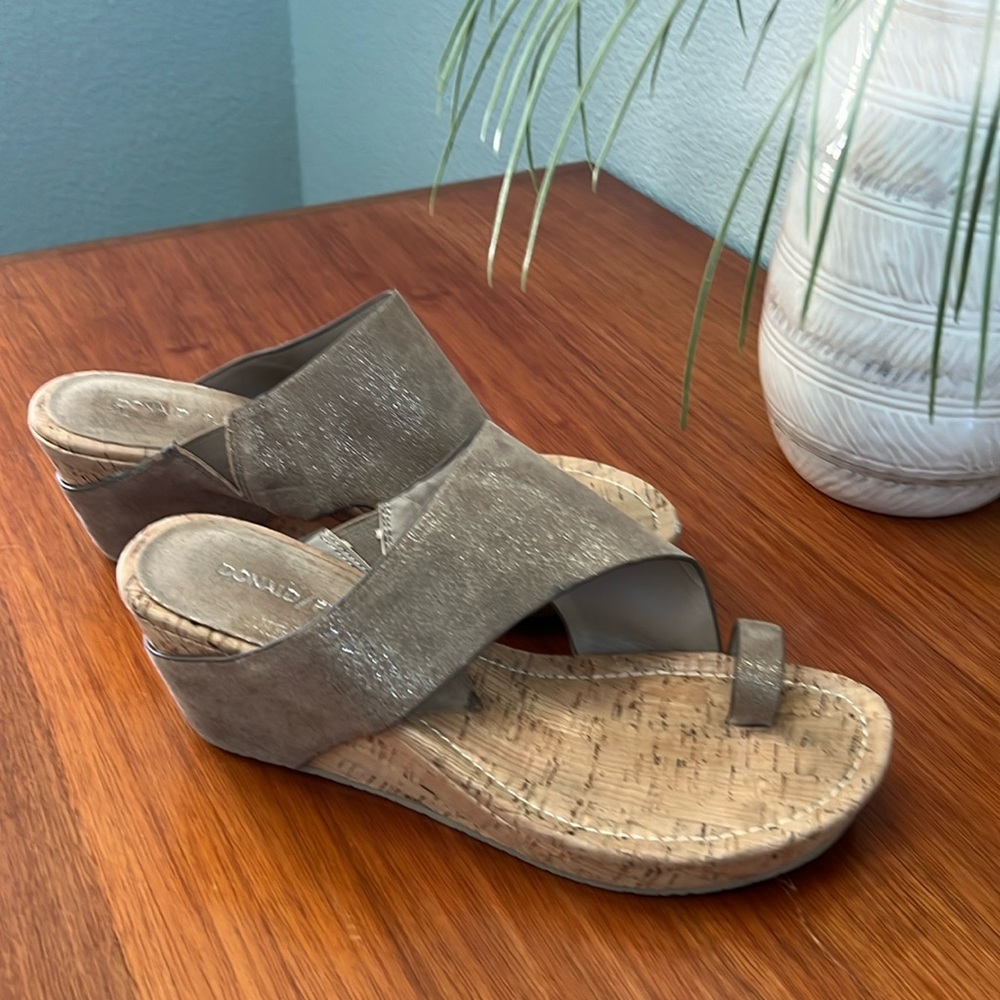 Gorgeous , comfortable and very stylish !